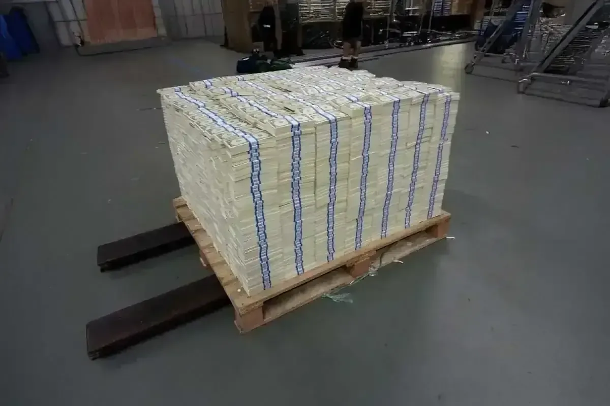 How much warehouse space for $2.5 billion lottery cash?